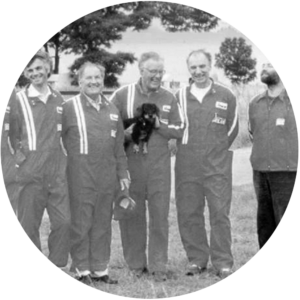 Fünf Segelflieger machten sich Gedanken zum Thema Tragflächenverschmutzung durch Mücken.